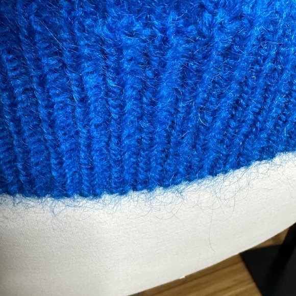 Crystal Sportswear Vivid Blue Mohair Blend Crewneck Cable Accent Sweater M - Picture 8 of 9